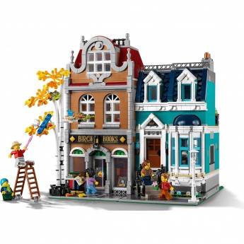 Конструктор LEGO CREATOR КНИЖНЫЙ МАГАЗИН 10270